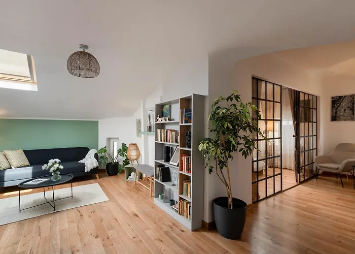 Downtown Home With Terrace By Urbanesq