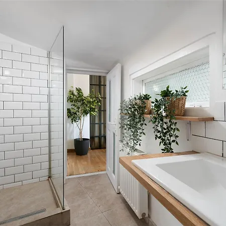 Downtown Home With Terrace By Urbanesq Bucharest Exterior photo